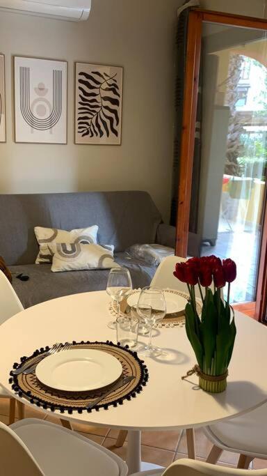 Nest House Marina Di Olbia- Mater - Beaches - Close To The Airport - Private Parking- Full Comforts - Apartment