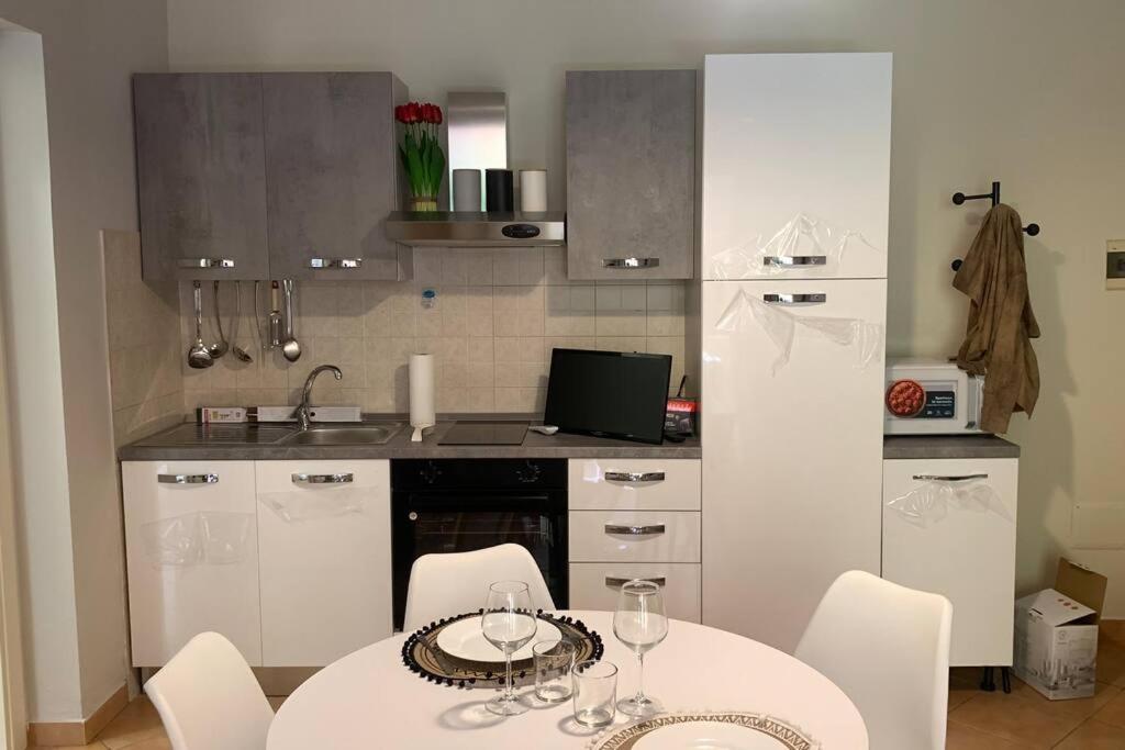Nest House Marina Di Olbia- Mater - Beaches - Close To The Airport - Private Parking- Full Comforts - Apartment *