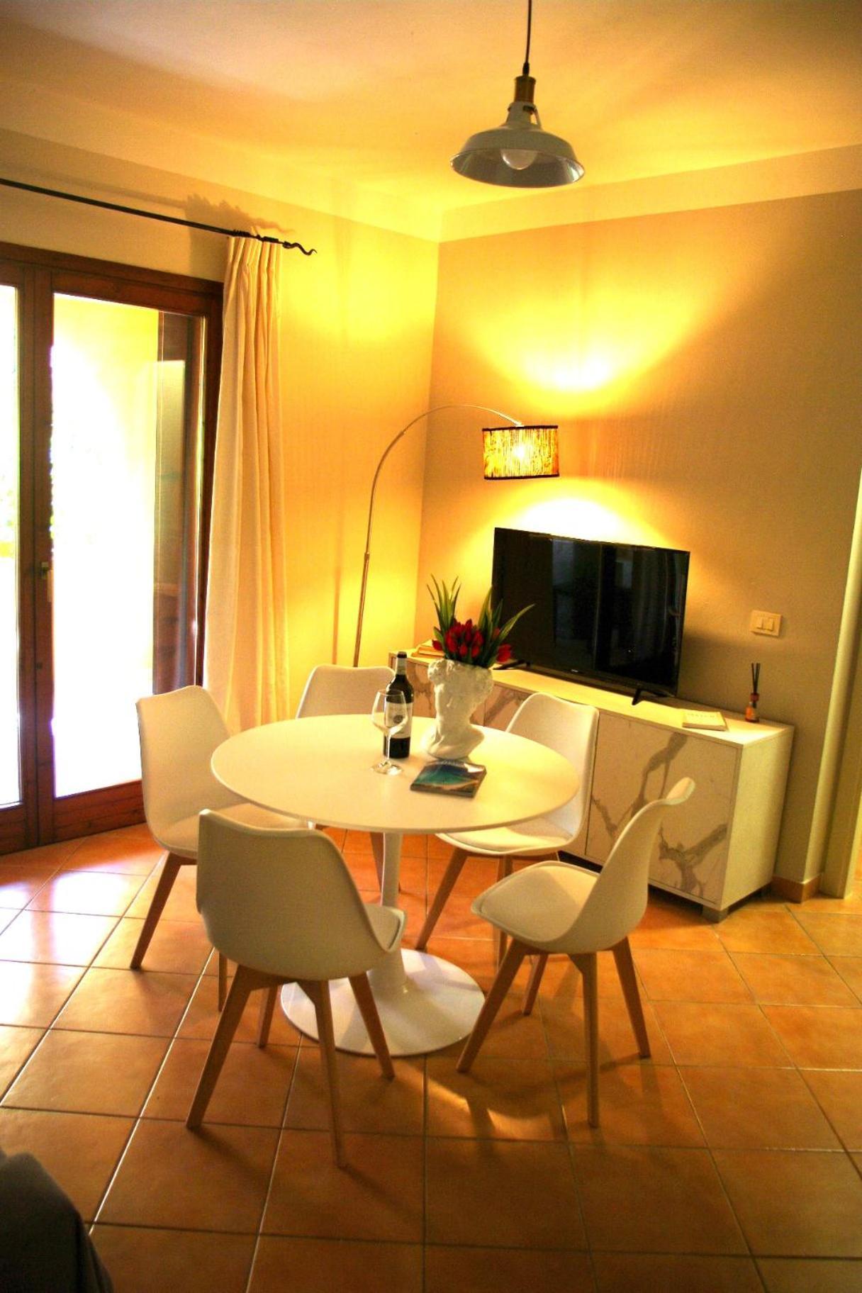 Apartment Nest House Marina Di Olbia- Mater - Beaches - Close To The Airport - Private Parking- Full Comforts - *